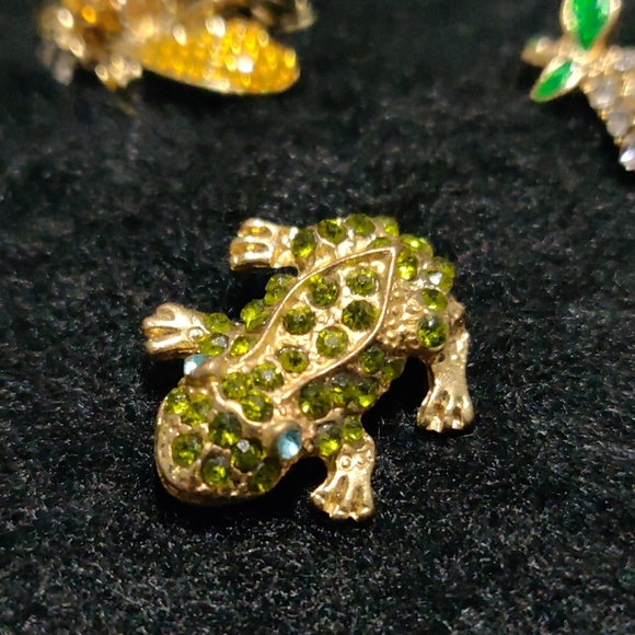 Brooches - Picture 2 of 6